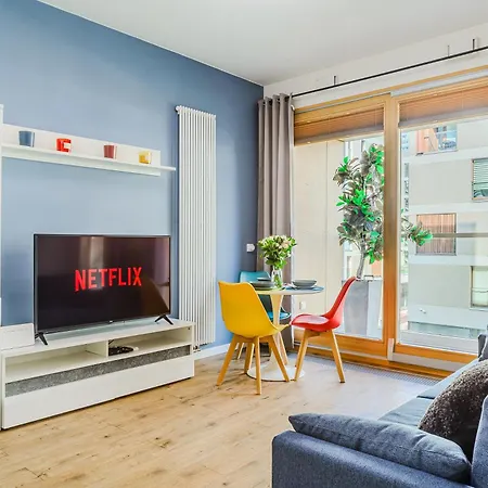 Lumina I 2-room With Balcony I Parking I Near The Railway Station Varsovia