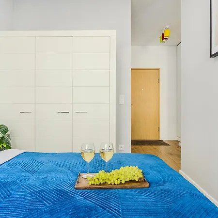 Lumina I 2-room With Balcony I Parking I Near The Railway Station * Varsovia
