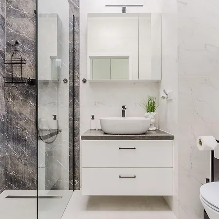 Lumina Near The Railway Station