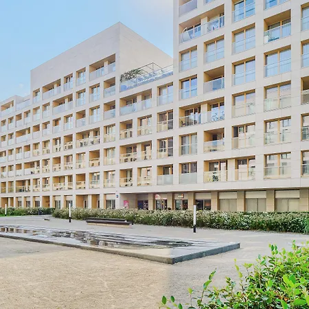 Lumina Near The Railway Station *