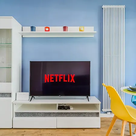 Lumina Near The Railway Station アパート