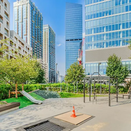 Lumina Near The Railway Station * ורשה