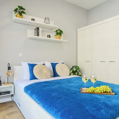 Lumina Near The Railway Station דירה *