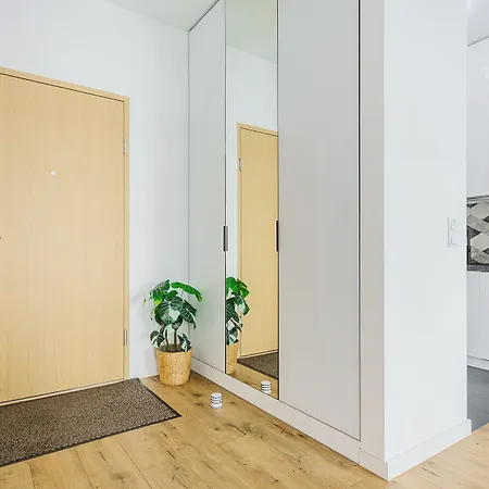Lumina I 2-Room Apartment With Balcony I Parking I Near The Railway Station Apartament Warszawa